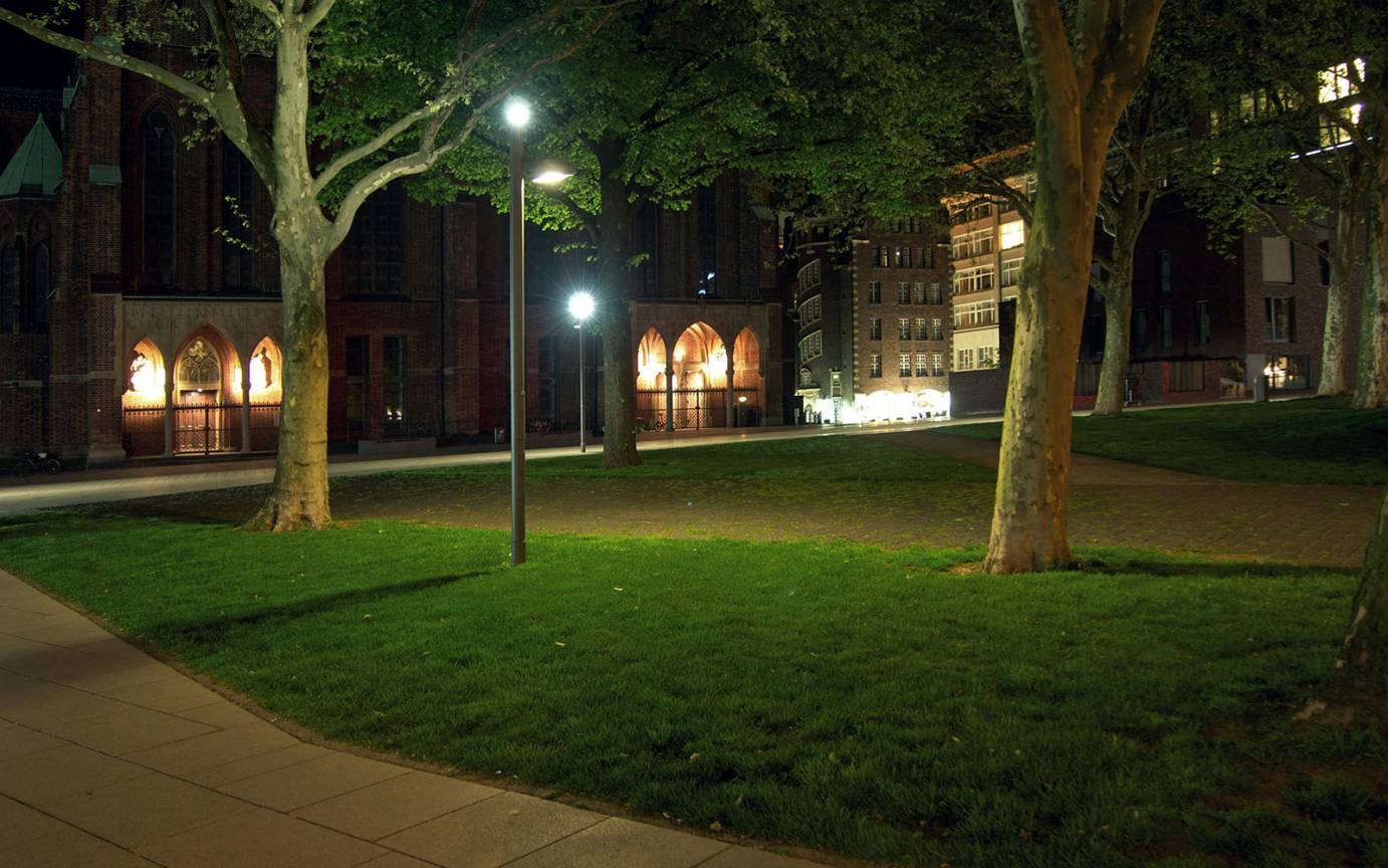 Äußere Erschließung HafenCity Boulevardbeleuchtung Domplatz