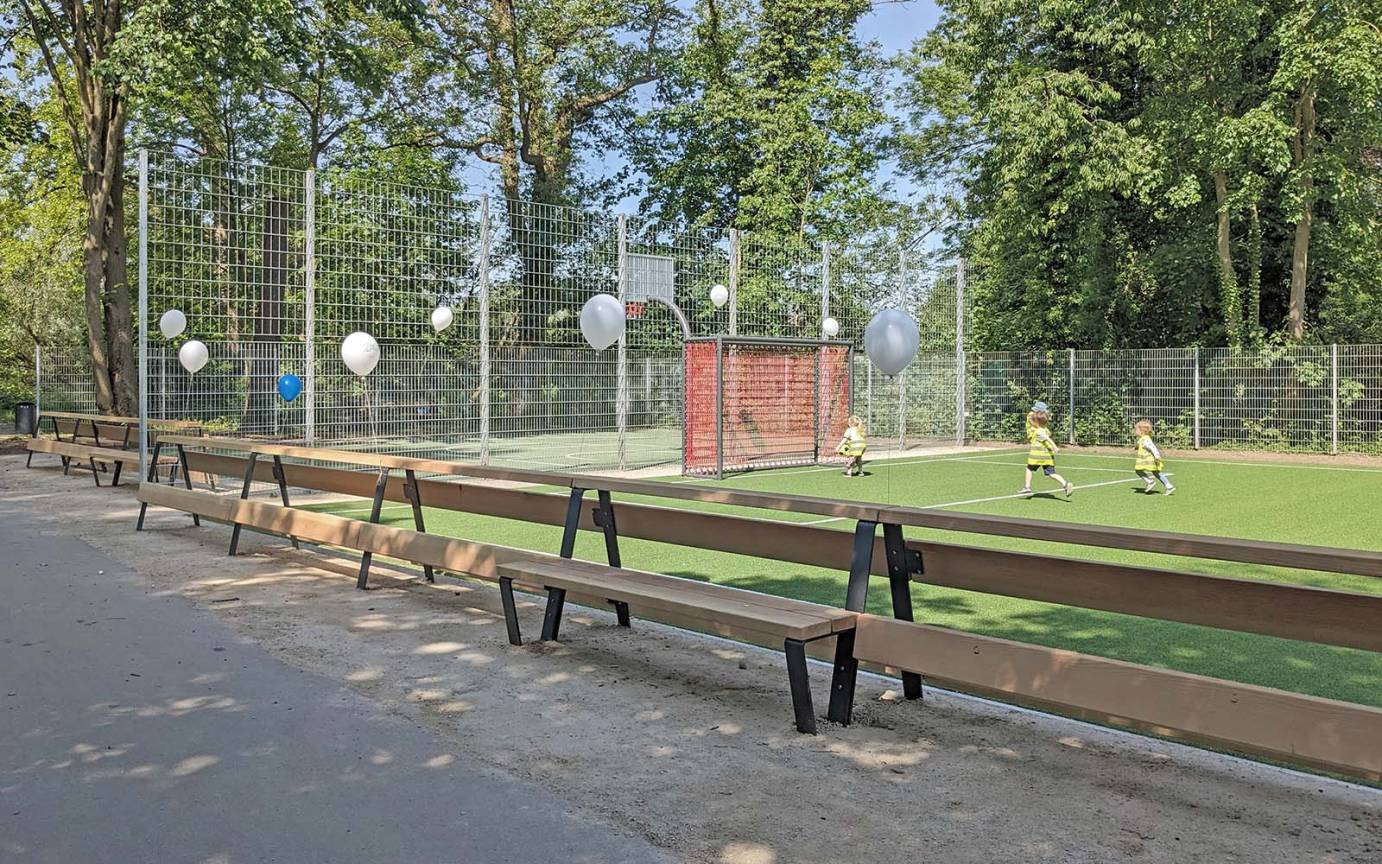 Bolzplatz Erlensinsel Stade Blick Bandenlandschaft