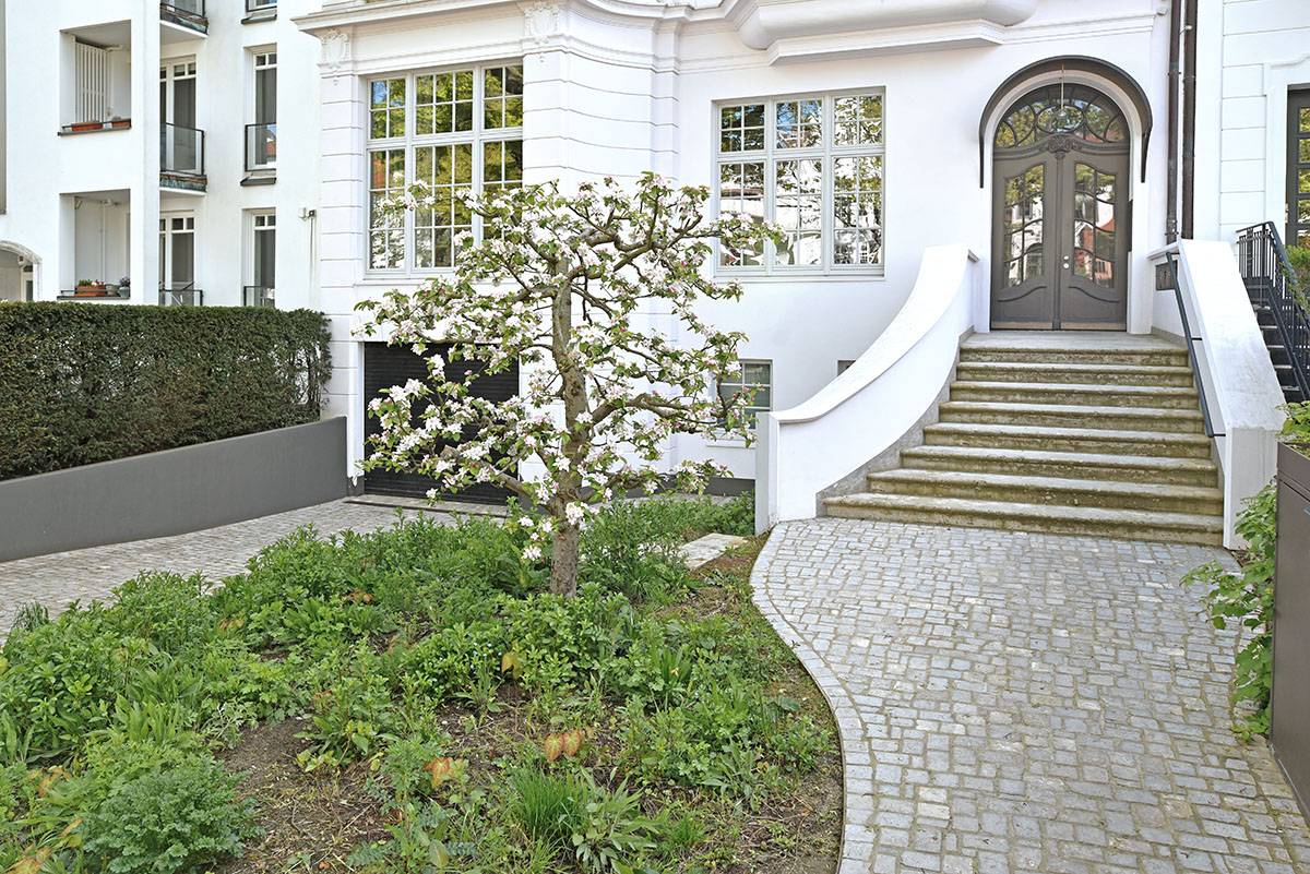 Heilwigstraße Vordergarten Apfelbaum Fuße Eingangstreppe